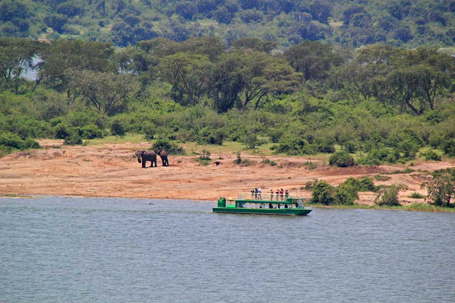 kazinga-channel The famous Kazinga channel queen elizabeth national park - Uganda holiday