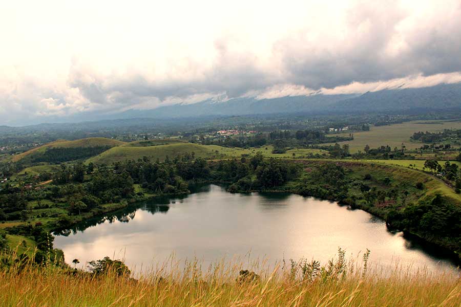 Tooro Crater Lakes & Amabere caves